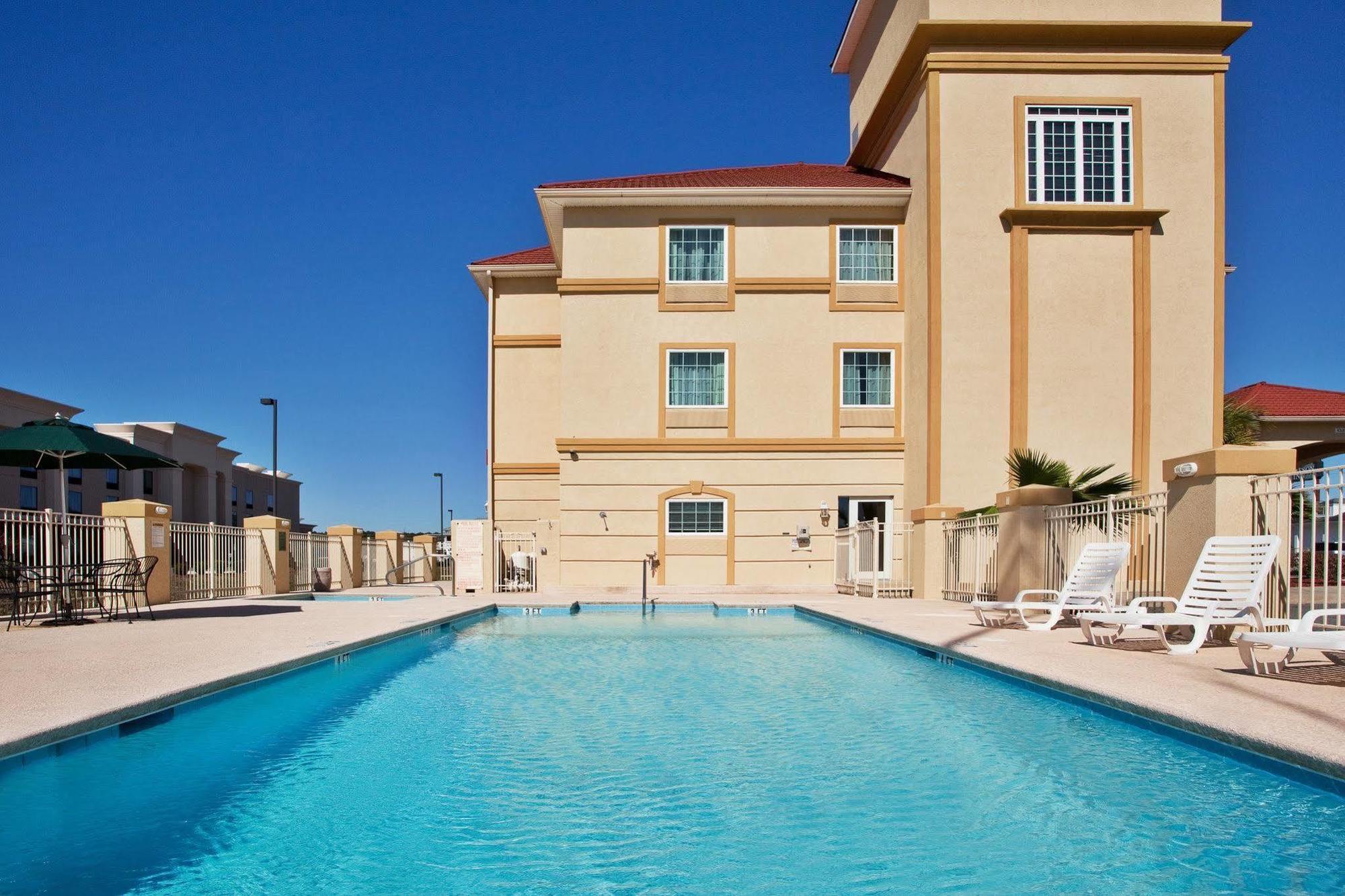 La Quinta By Wyndham Kingsland/Kings Bay Naval B Hotell Exteriör bild